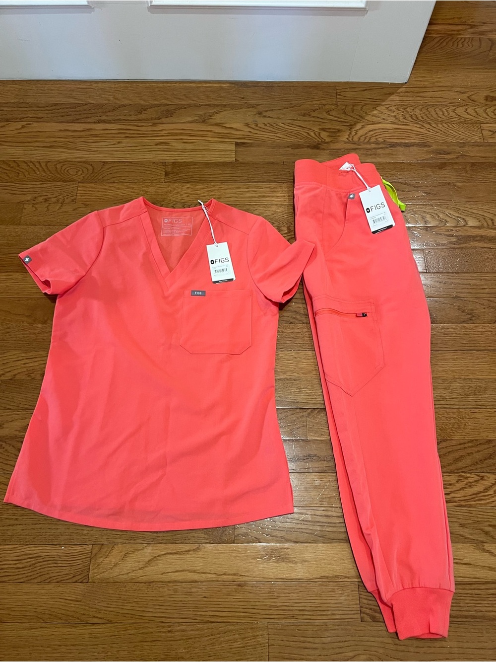 FIGS Women’s Hot Coral Set - Zamora Jogger & Catarina Top XS Petite